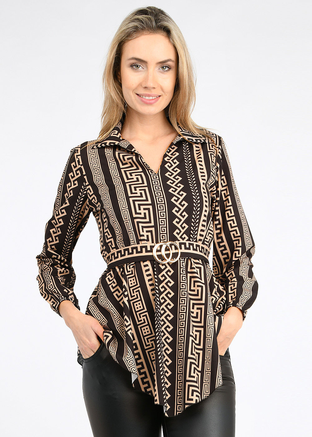 Styleboom Fashion Damen Turn Up Longform Bluse mit Schnalle Styleboom Fashion Damen Turn Up Longform Bluse mit Schnalle
