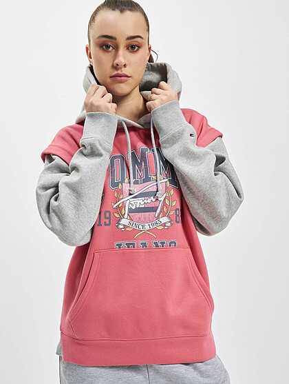 Tommy Jeans Damen Hoodie mit Vintage College Print und Kngurutasche rosa grau