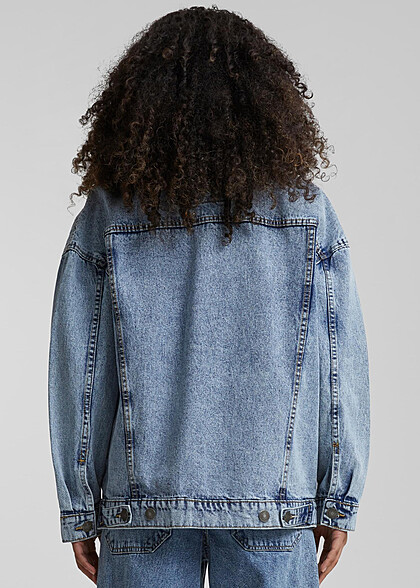 Urban Classics Damen 90s Oversized Jeansjacke mit Knopfleiste washed hell blau